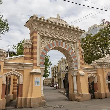 квартира на французском бульваре Апартаменты *