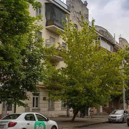 квартира на французском бульваре *
